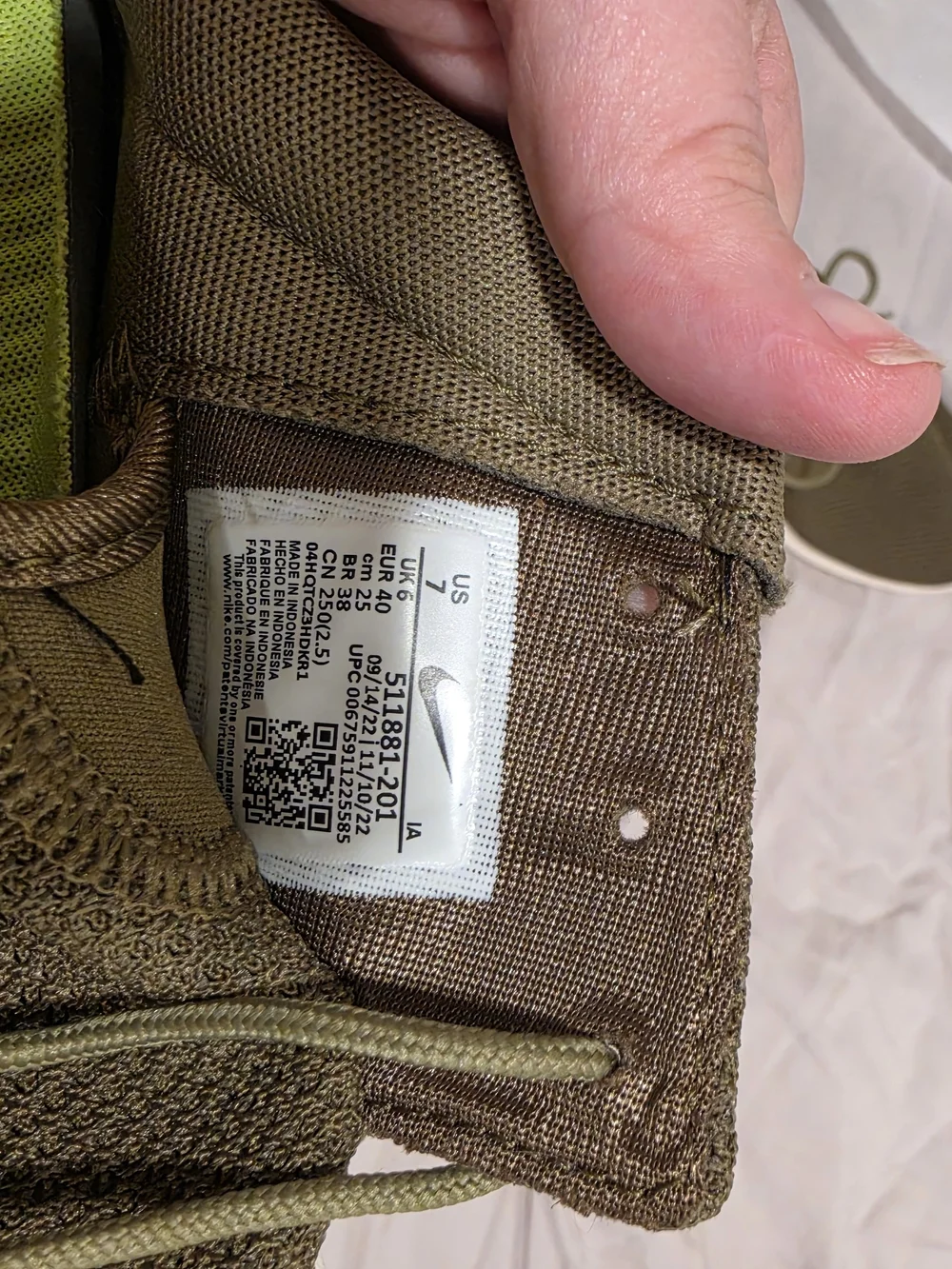 Nike Men’s Olive Green Knit Runner Sneakers
